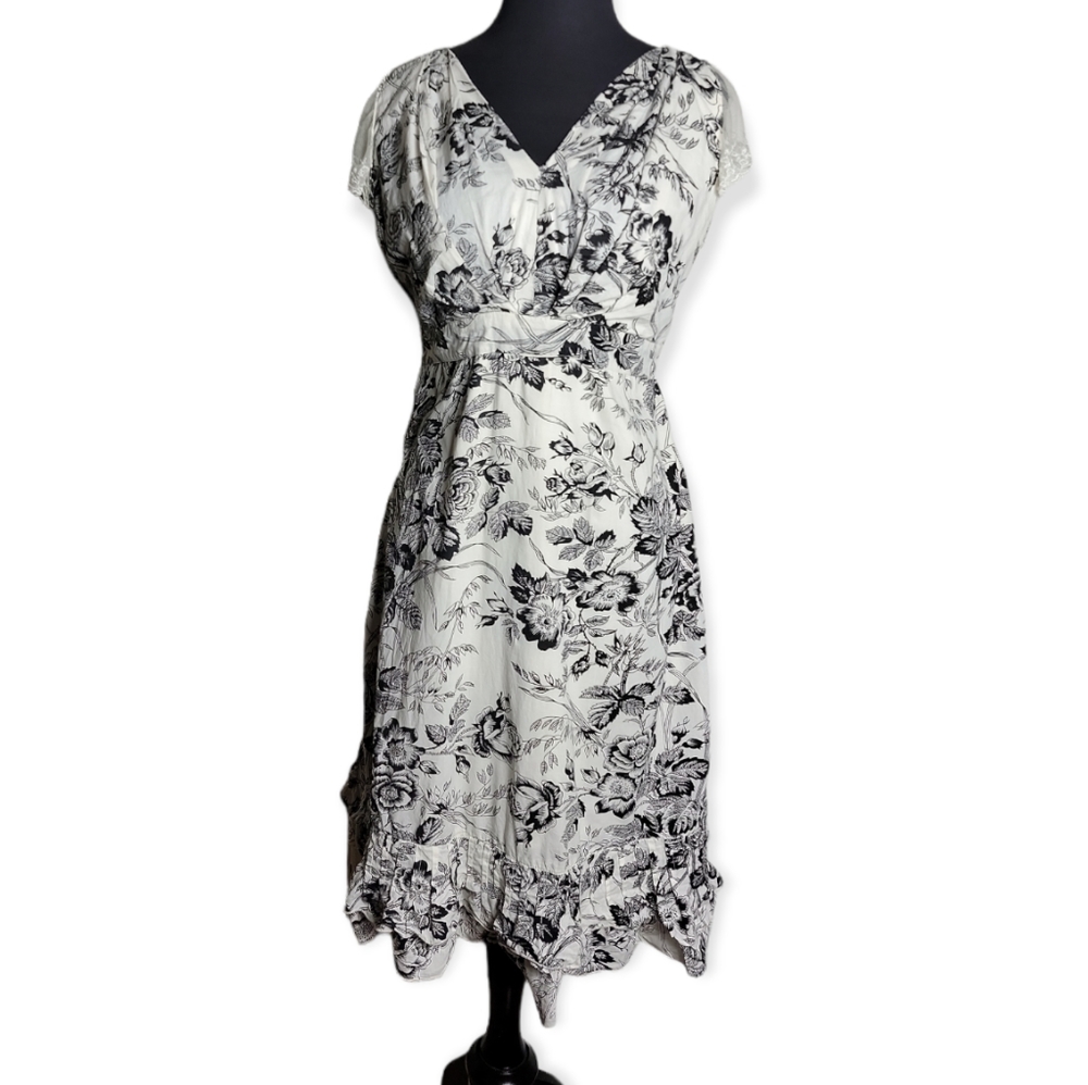 Nolita cream black floral v neck lace cap sleeve dress size medium